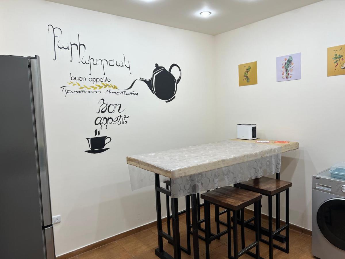 Arevahostel&Apartment เยเรวาน ภายนอก รูปภาพ