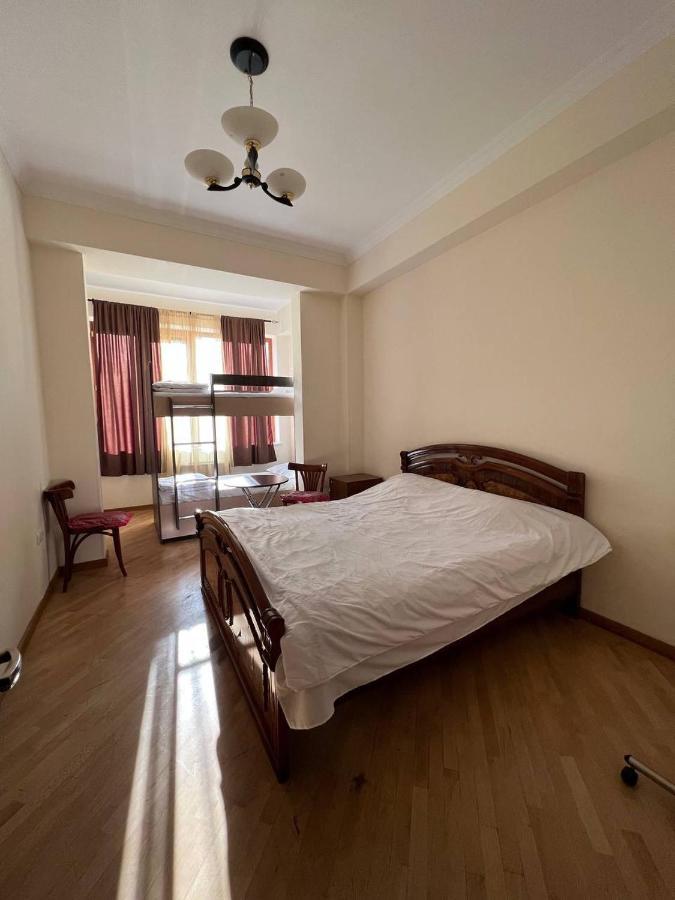 Arevahostel&Apartment เยเรวาน ภายนอก รูปภาพ