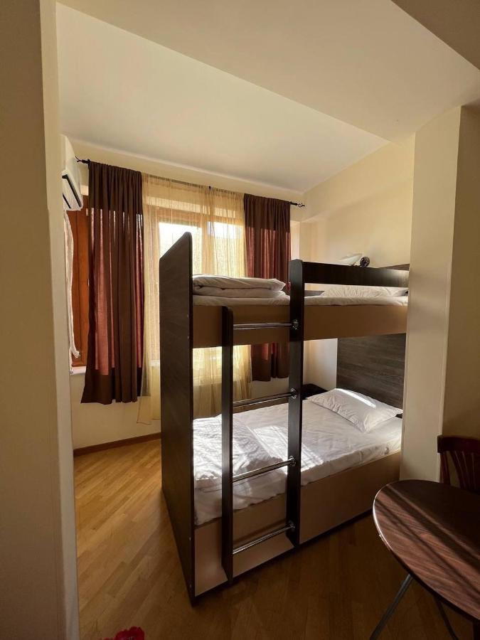 Arevahostel&Apartment เยเรวาน ภายนอก รูปภาพ