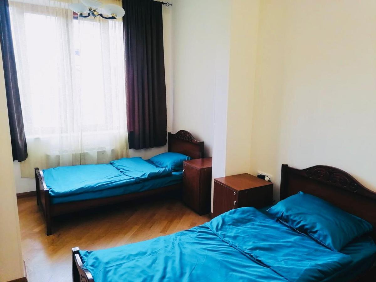 Arevahostel&Apartment เยเรวาน ภายนอก รูปภาพ