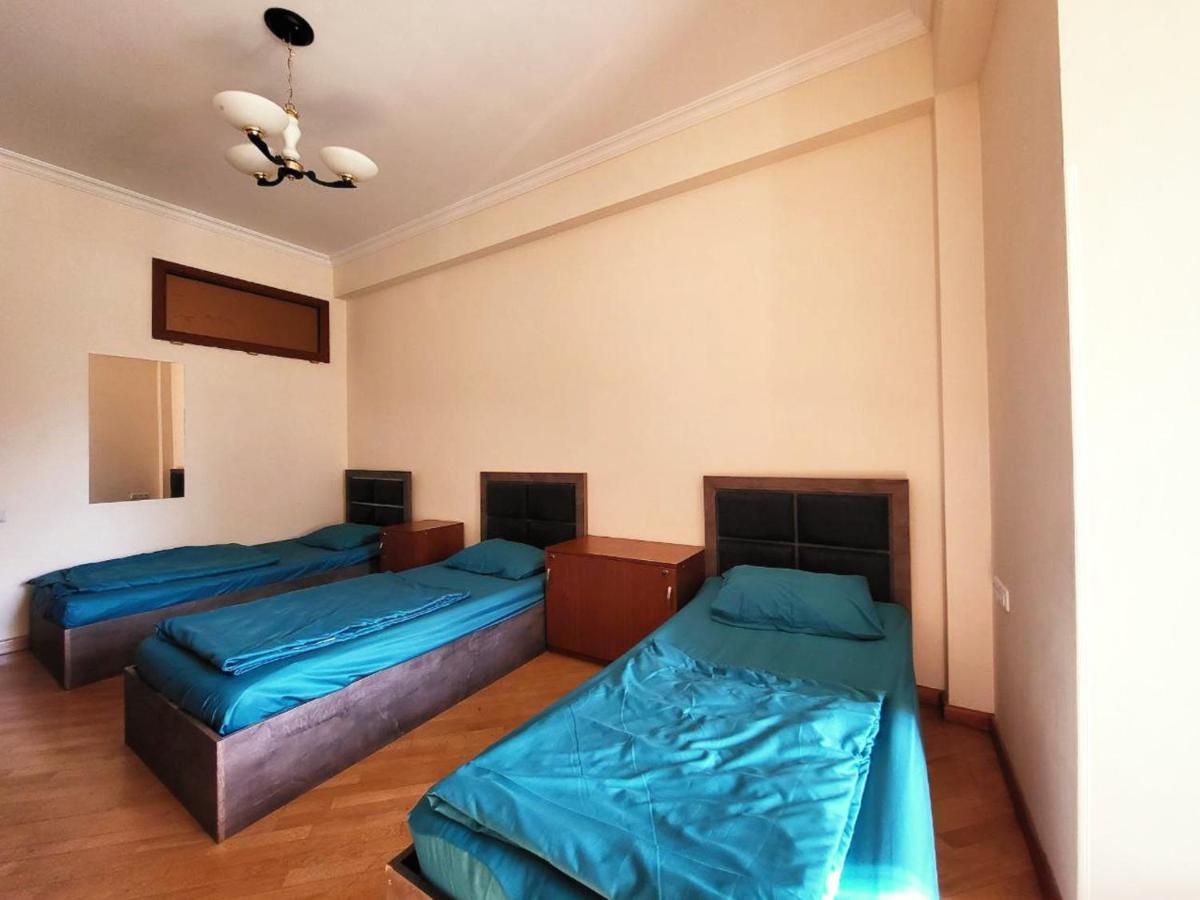 Arevahostel&Apartment เยเรวาน ภายนอก รูปภาพ